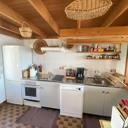 Notre Dame Family Duplex كابروتو